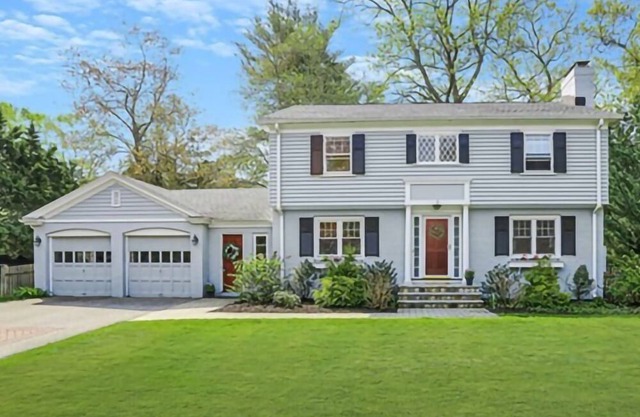 queen size bed, with table and chairs and full private bathroom,