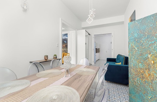 Yellow Apartment in Bytom by Renters