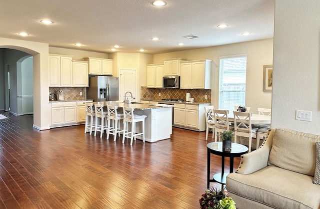 Refreshing 4bdr home w Pool!