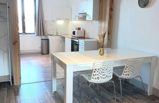 Appartement Les Iris, au Calme, Proche du Centre-ville