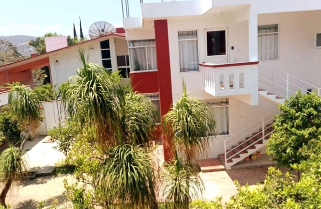 Peaceful and Connectivity, 2 BR, Garden, and BBQ.