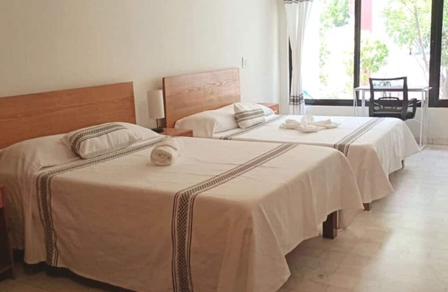 Beautiful 2 bedrooms 4queen beds, bathroom parking