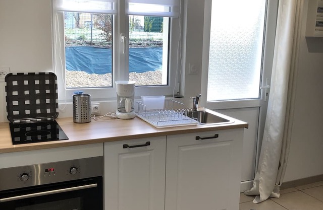 Chez Marthe. Plain Pied de 25 m2 Tout Confort sur Terrain Clos, à la Campagne