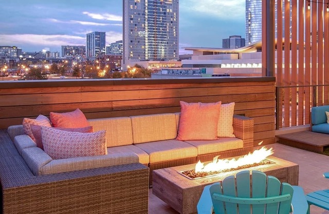 CMA FEST WEEKEND! MARGARITAVILLE NASHVILLE! 6/6-6/10/24 Studio that sleeps 4!