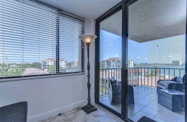 Isla Del Sol Coastal Escape