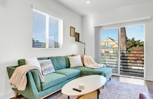 Newly built luxury condo near Downtown&Hollywood