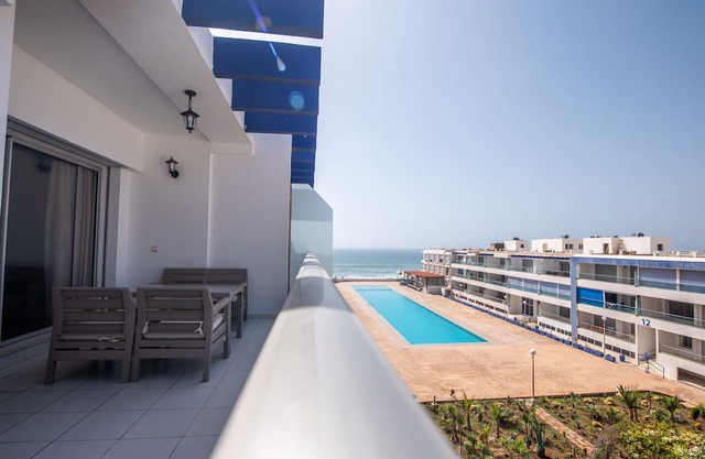 Appartement en Bord de la mer Avec Piscine