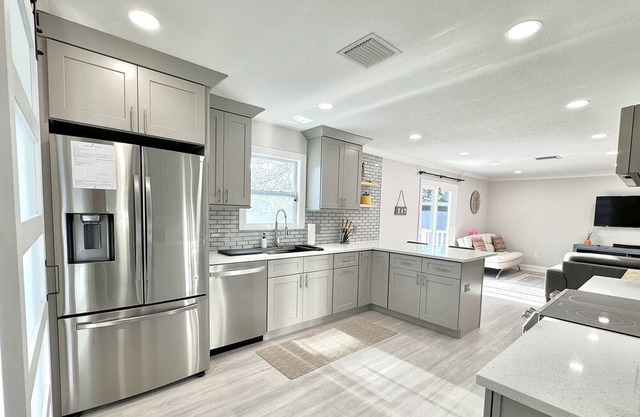 LUXE 4BR Private Home Pool BBQ Boat Parking 3mi From Indian Rocks Beach