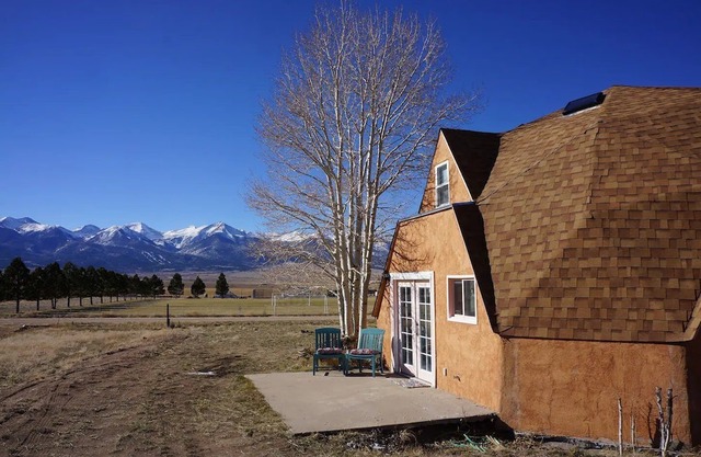 Spacious Geodesic Dome Home with Stunning Mountain Views - Walk to Westcliffe