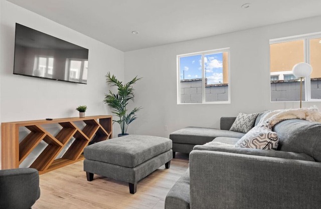 Home in Arts District w/ Parking