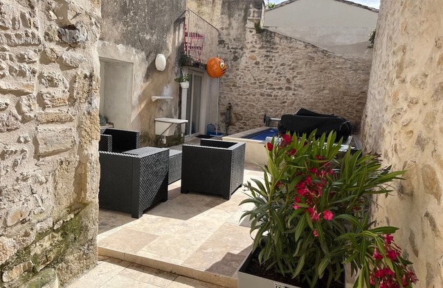 Village house with courtyard near Nimes Montpellier