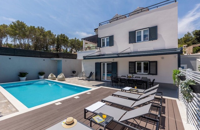 Exclusive Villa Del Mar in Milna with a pool