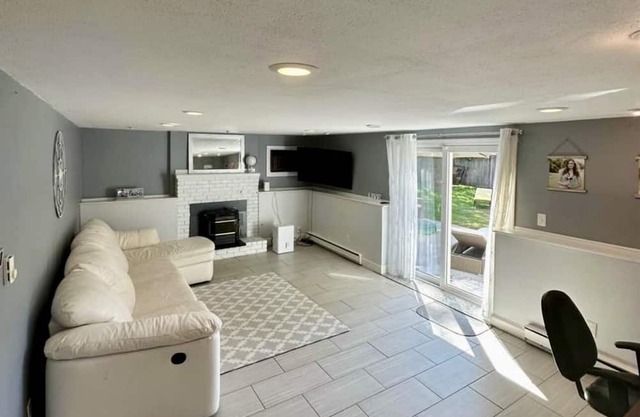 Perfect for long or short term stays near Boston & Cape in a great neighborhood!