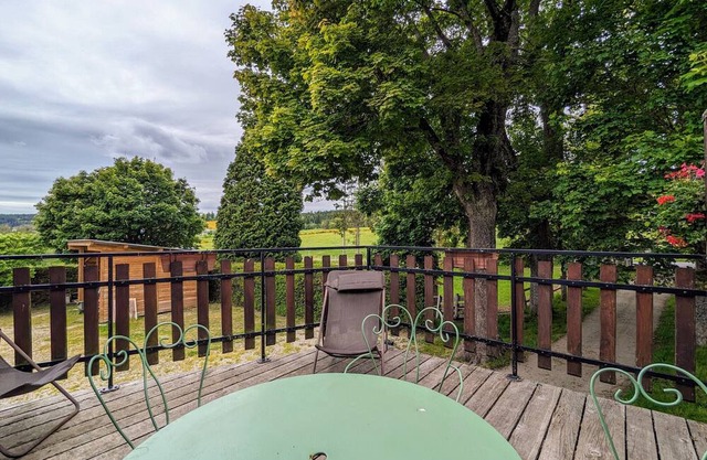 Guestroom Saint-Romain-Lachalm, studio flat, 4 persons