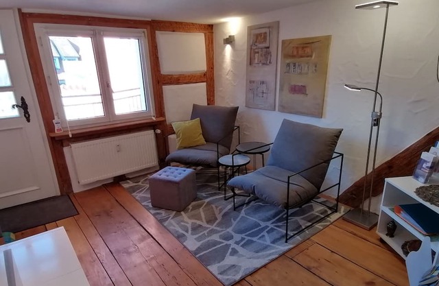 Zentrale Wohlfühloase Inkl Parkplatz - Zum Blauen Schild