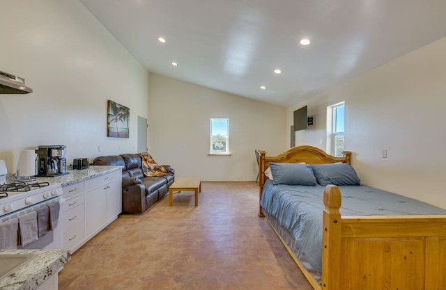 Cozy Antonito Studio Near Hiking & Fishing