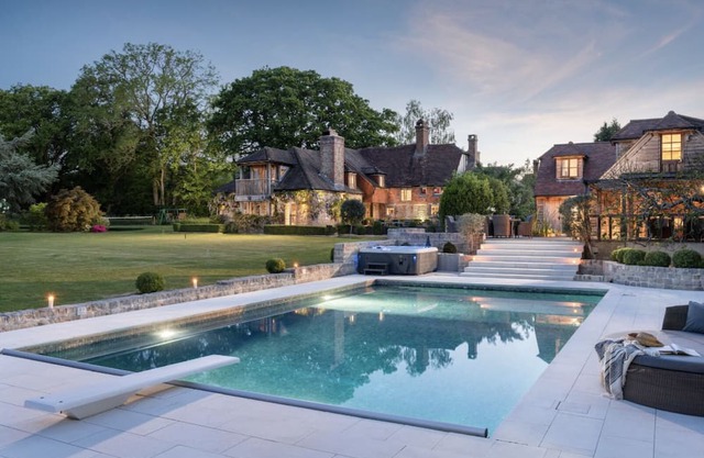 Luxury Boltholes | Hunters