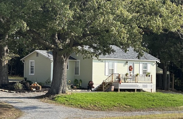 Explore the Shawnee National Forest-reserve the SHAWNEE HIDEAWAY