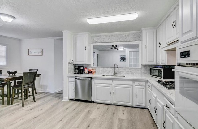 Charming 4 Bedroom Home in Port Neches