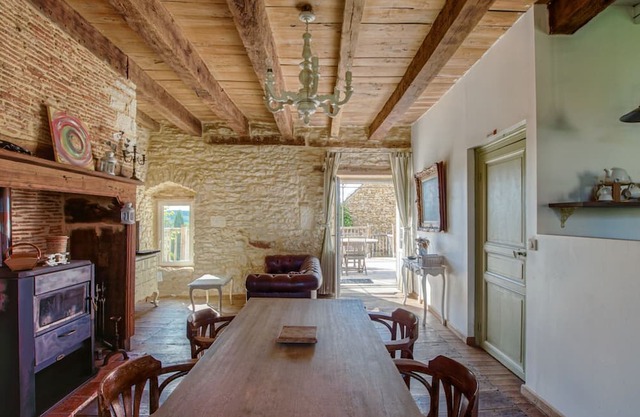 Comfortable holiday home with heated pool