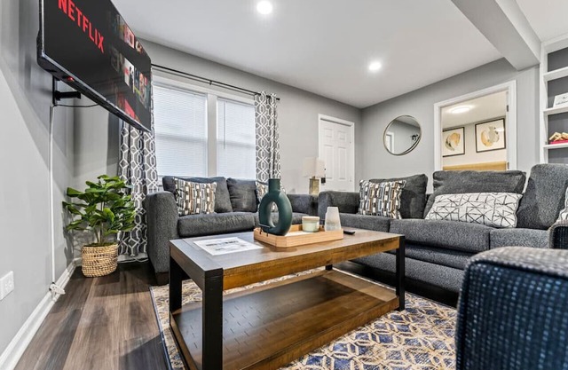 Joy House Newly Remodeled Lake Home