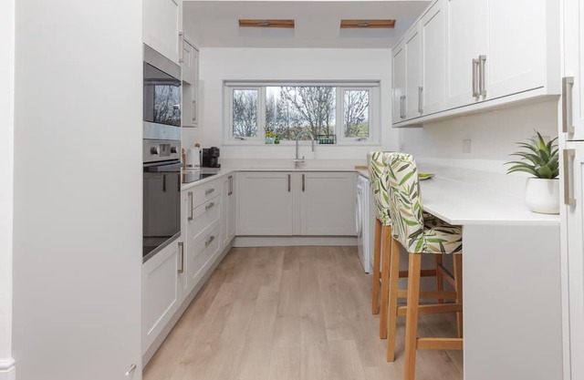 82 Van Road, Caerphilly 3 Bed