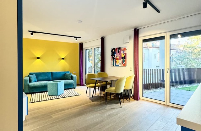 Sunshine Apartment + Terrasse