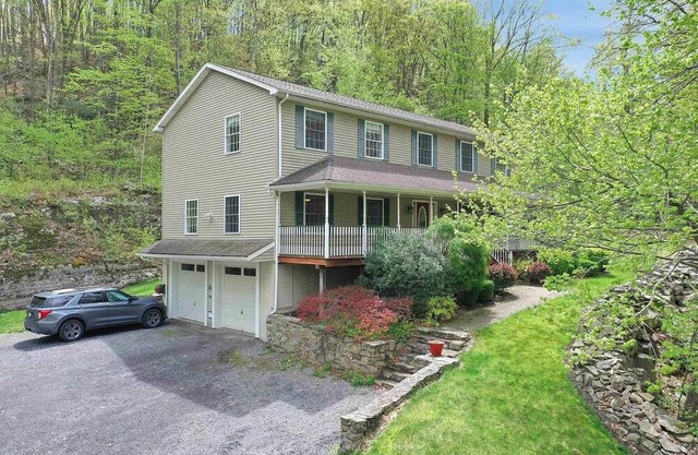 Cozy mountain getaway in the Hudson Valley