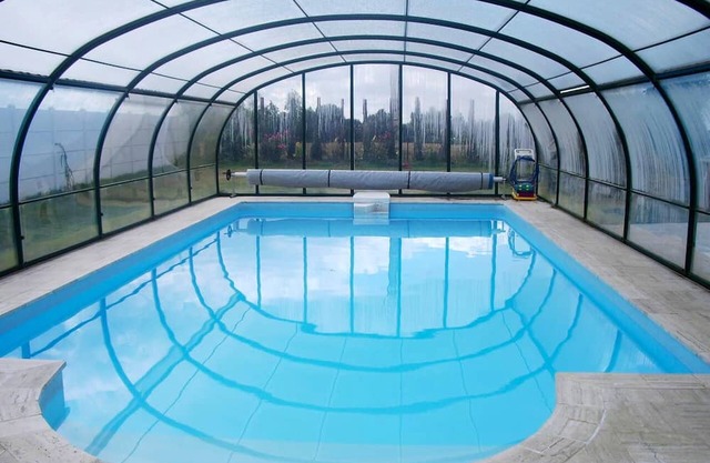 Homerez - Villa for 16 ppl. with swimming-pool, garden and terrace at Plérin