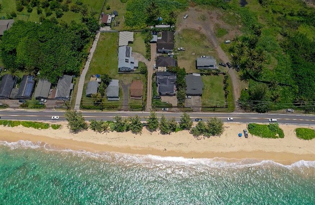 >NEW< Reefside Retreat, Steps from Beach, Sea View