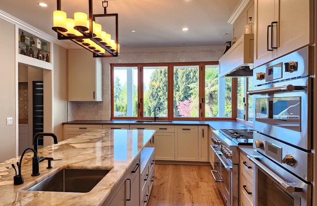 Hollywood Manor in Woodinville Tourist District