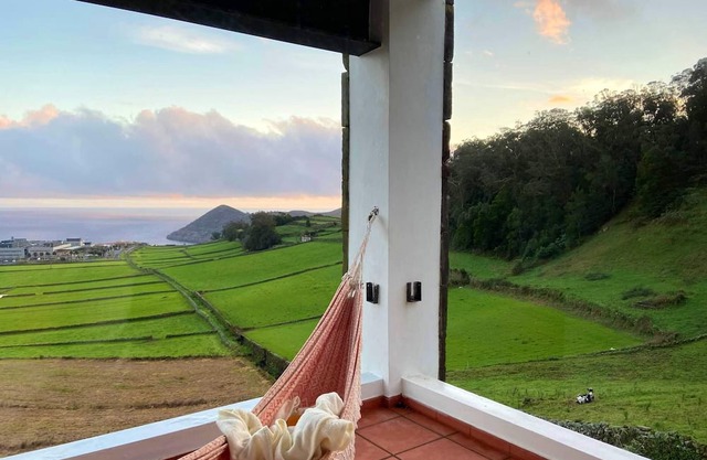 Homerez - House for 6 ppl. with sea view and terrace at Angra do Heroísmo