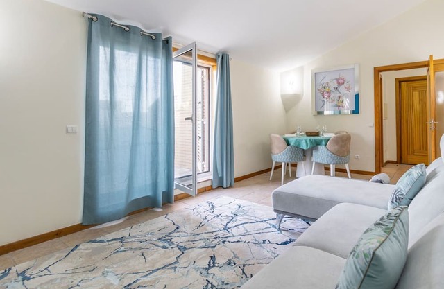 São Felix Seaview Retreat by LovelyStay