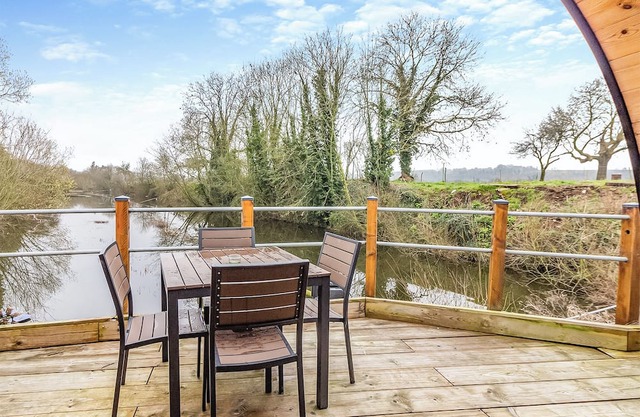 Luxury pod, perfect for two people seeking a romantic and relaxing break.