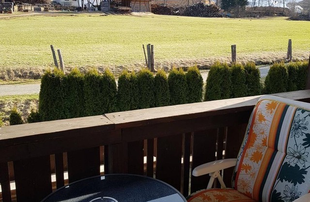 Nr. 2 Doppelzimmer mit Balkon, Bad und WC - Privatpension Hedi