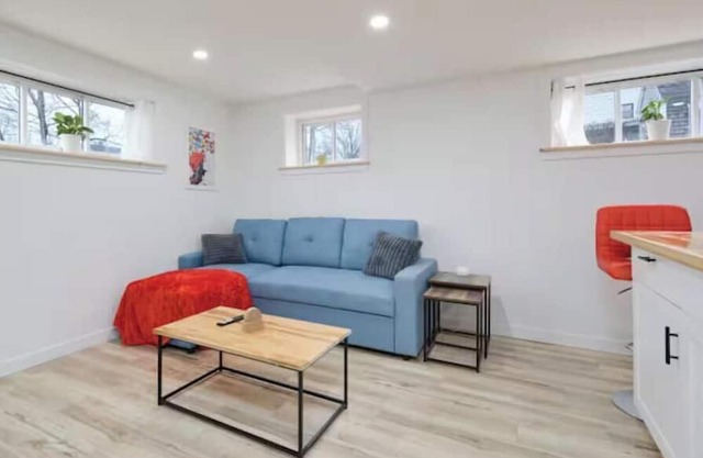 Beautiful 2Bdr apartment down town Sydney.