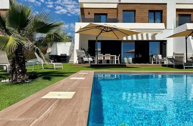 Modern Villa, private swimming pool, Finestrat Benidorm Golf