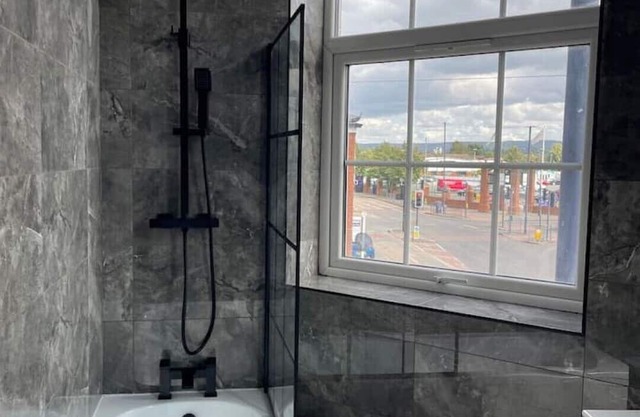 Stylish modern 2 bedroom flat 6B