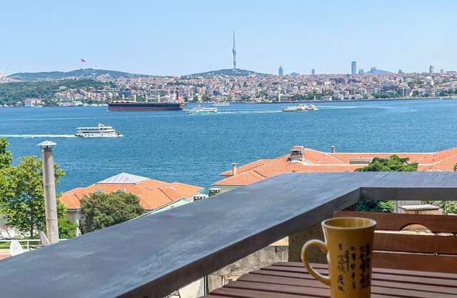 Elegant Bosphorus-View Residence Opposite Galataport