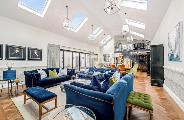 Exquisite Farmhouse Near Glasgow with Views