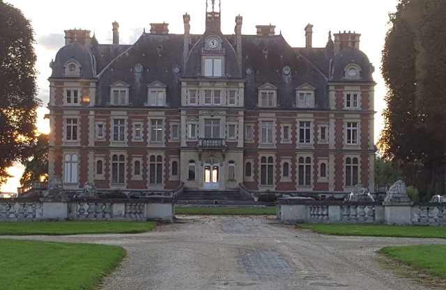 Stunning Chateau apartment near Paris, EuroDisney-Disneyland, Champagne region