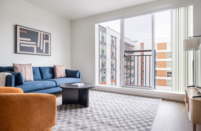 Blueground | Willow - Rose Hill, rooftop, nr Park