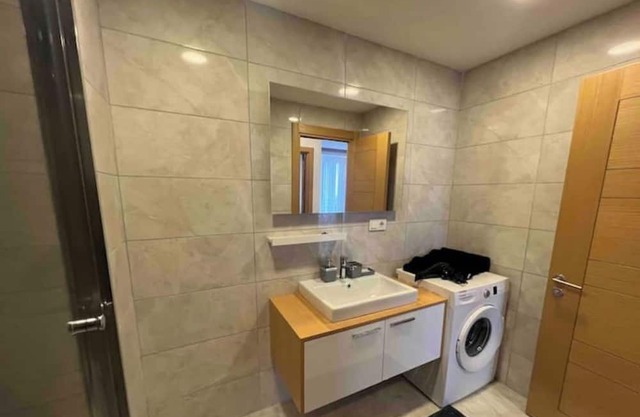 Stunning Wide 1+1 Residence House Central Location