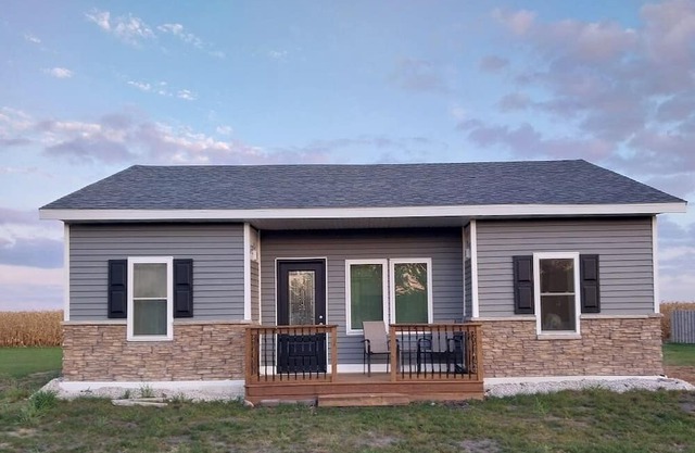 Cozy 2-bedroom house at Twin Lakes.