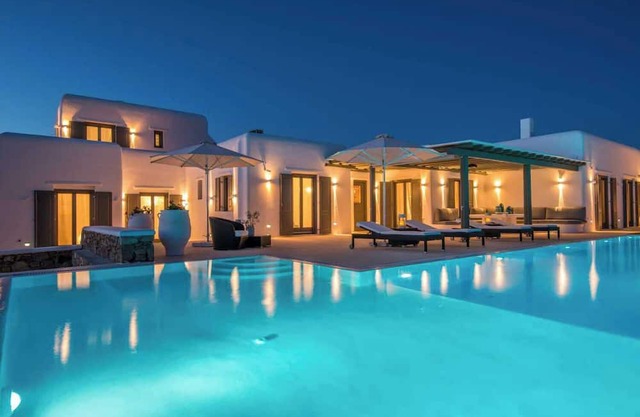 Villa Kalo Livadi Beach View and Walk Pool & Hot Tub