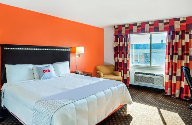 Delight In Dodge Room With Parking And Near Attractions