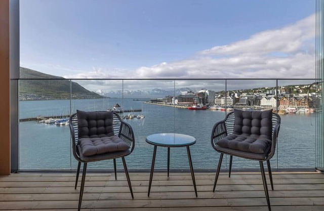 The Penthouse - Premium Penthouse with views