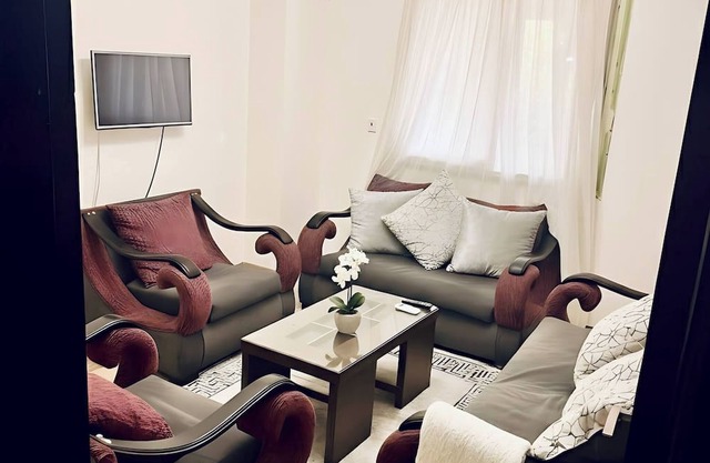 Elegant Apartment -Sheikh Zayed Compound