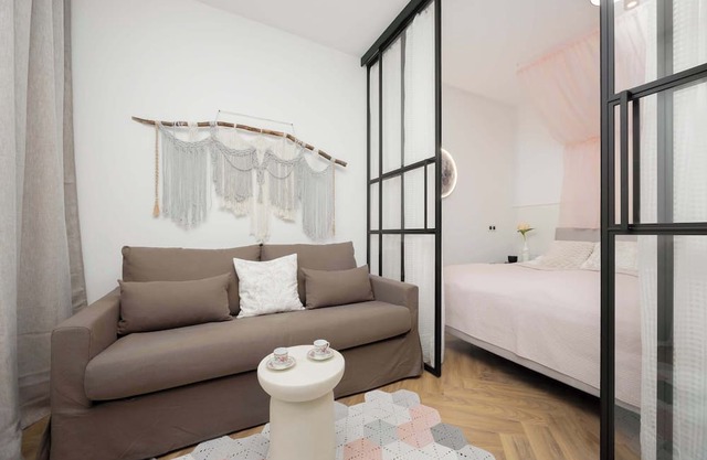 Andersa 26 | Warsaw | Pastel Apartment | Air Conditioning