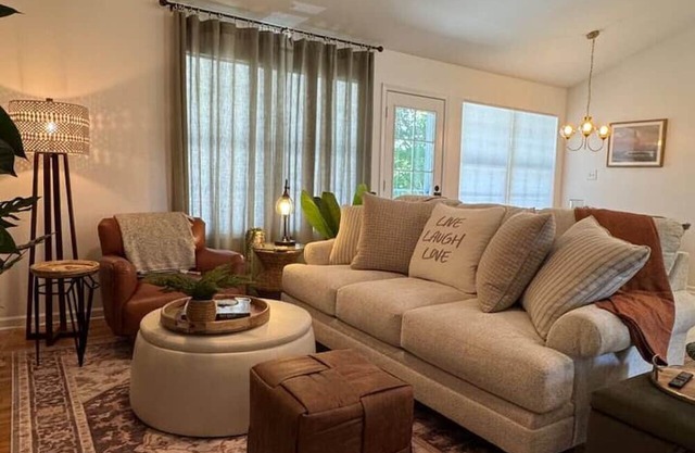 Shady Grove | Pet-Friendly 2 Kings No Chores